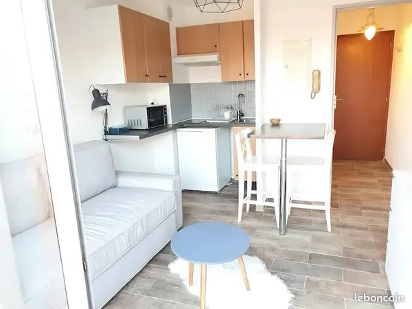Appartement meublé a l'année dans résidence calme 10 min a pieds du CV et de la gare