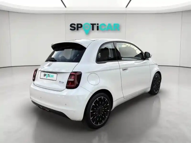 Fiat 500 e 118ch icône plus (pack magic eye) — photo 6