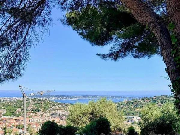 Terrain constructible 1245 m²