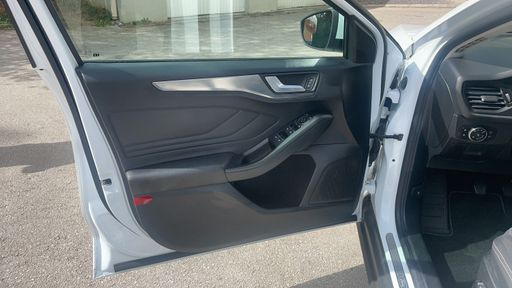 Ford Focus 1.0 EcoBoost 125 - Titanium – 2018 – 95771 km – Essence – Boîte Manuelle — photo 24