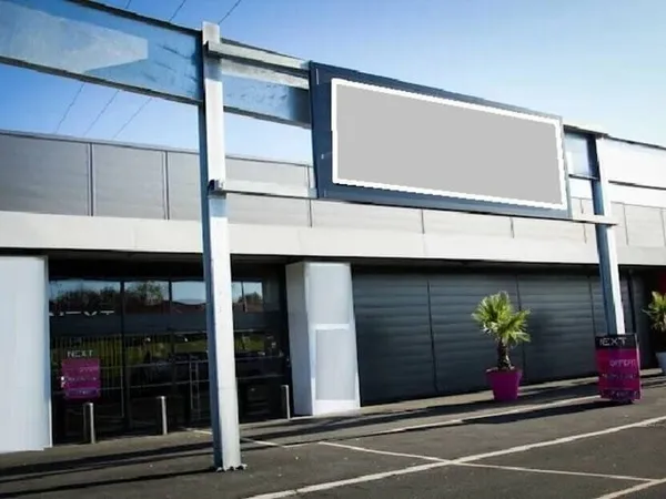 Local commercial 1038 m²