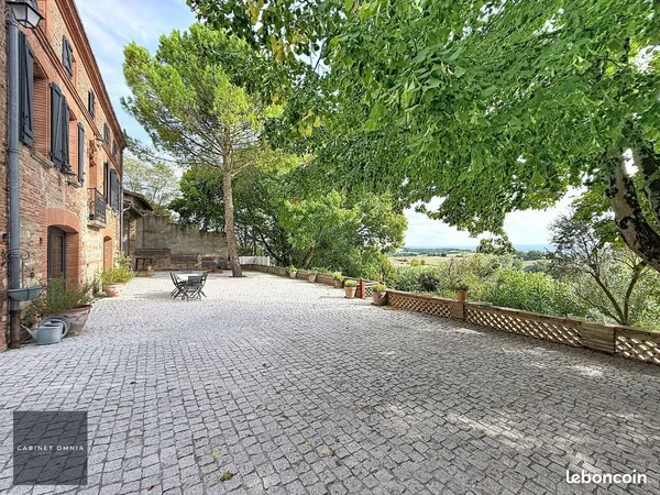 Maison 7 pièces 238 m²