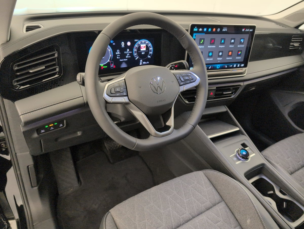 Volkswagen Tiguan — photo 15