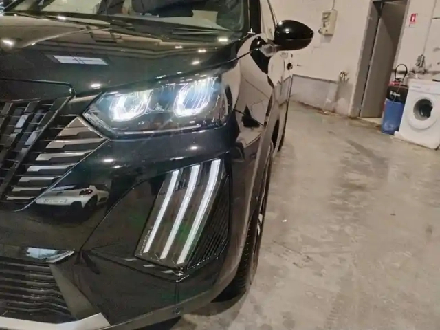 Peugeot 2008 puretech 100 s&amp;s bvm6 allure — photo 14