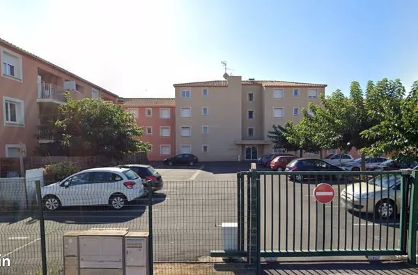 Agde - Vends T3 traversant 54 m² - terrasse plein sud - 2 parkings