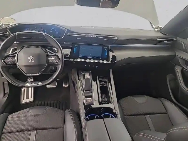 Peugeot 508 hybrid 225 e-eat8 — photo 31