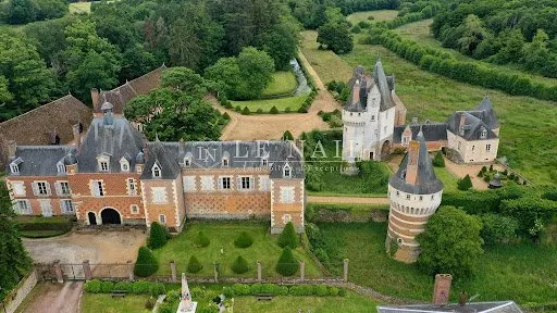 Château 18 pièces 733 m²
