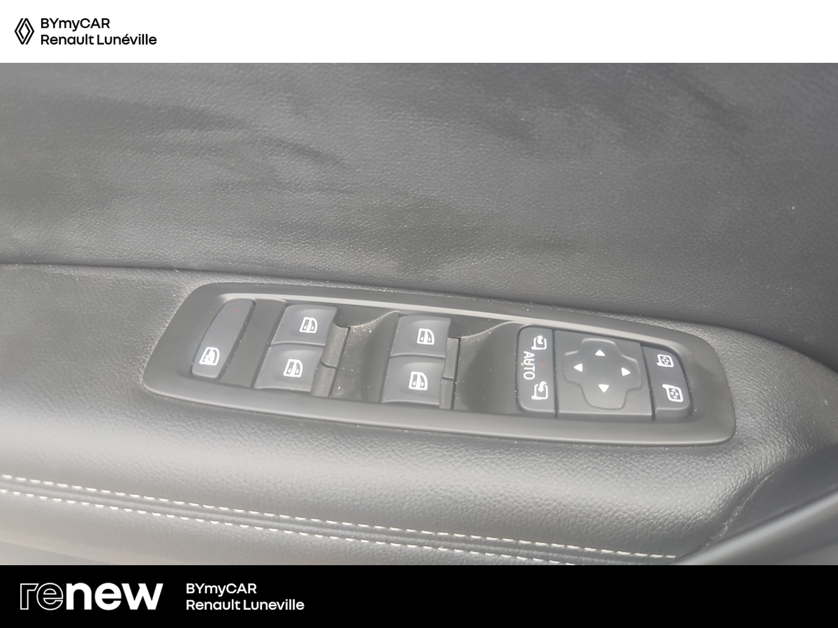 Renault Mégane IV Berline TCe 140 FAP — photo 18