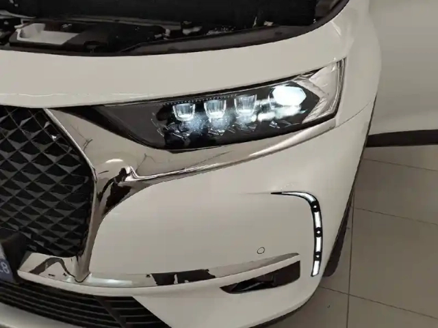 Ds Ds 7 ds7 crossback hybride e-tense 300 eat8 4x4 — photo 62
