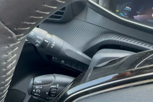 Peugeot 208 puretech 100 s&amp;s bvm6 — photo 22