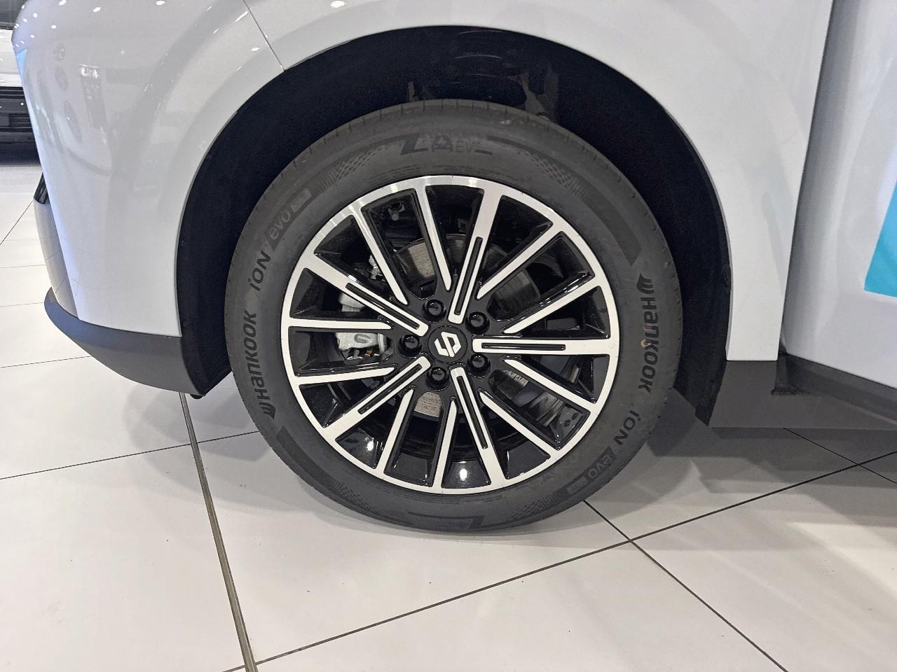 Leapmotor B10 reev 218ch 18,8 kwh design — photo 11