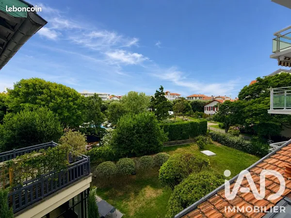 Studio 4 pièces 142 m²