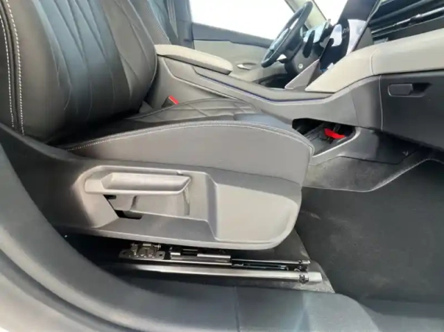 Ford Explorer 286ch extended range 79kwh pack premium rwd — photo 27