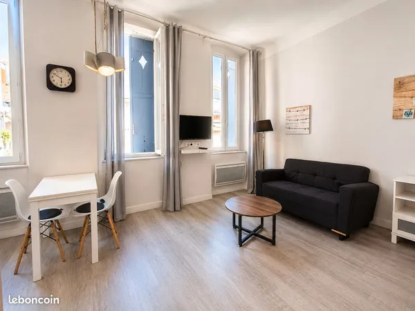 Studio meublé 28 m² tout équipé - Plein centre Marseille 1er - 650 CC