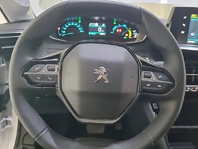Peugeot 208 electrique 50 kwh 136ch — photo 9