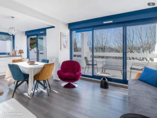 Magnifique T2 avec grande terrasse de 38m2 en dernier étage quartier du Ponant secteur Golf