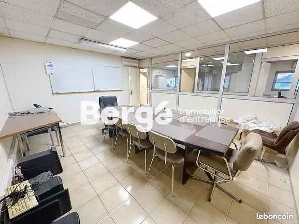 Bureaux 200 m²