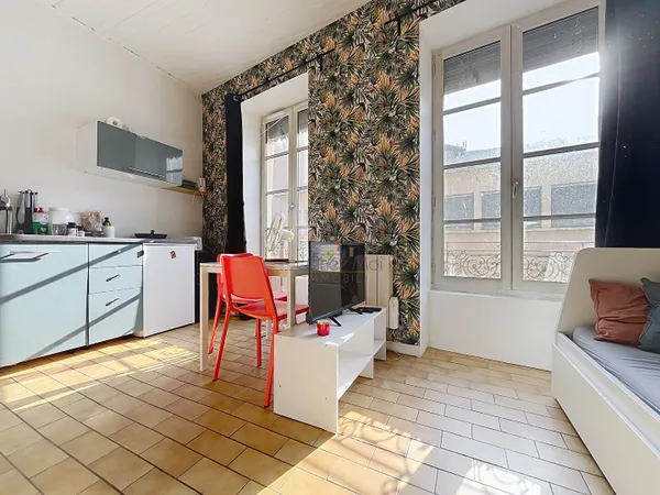 Studio Place Guichard - LYON 3 / Idéal investisseur - 24.89 m² - rénové