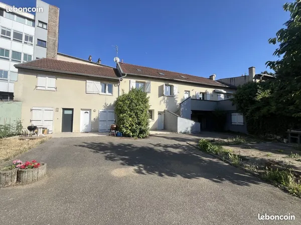 Rare : Appartement F5 dans maison en copropriété, rdc plein pied avec jardin