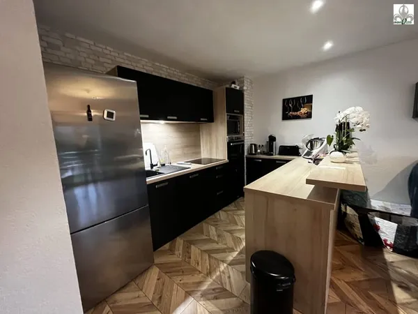 T3 avec terrasse et parking dans une résidence avec piscine