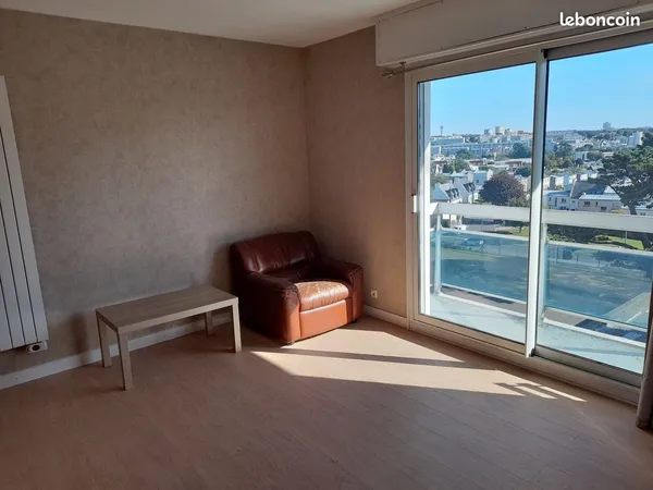 Studio équipé avec balcon plein sud et parking