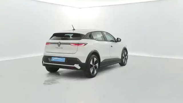 Renault Megane e-tech ev40 130ch standard charge — photo 14