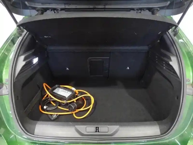 Peugeot 308 phev 225ch gt pack e-eat8 — photo 13
