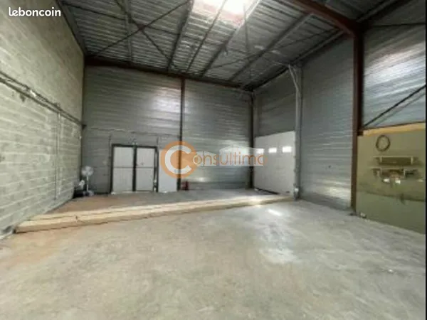 LOCAL D'ACTIVITE 350 m² TRESSES