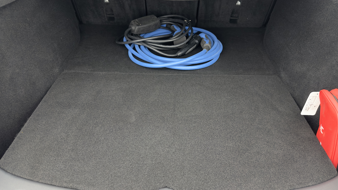 Tesla MODEL Y Standard RWD — photo 34