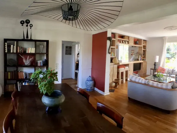 Maison 8 pièces 250 m²