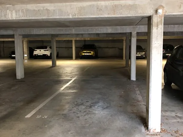 LOUE place de parking