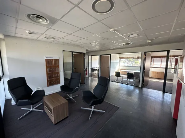 Bureaux 200 m²