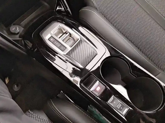Peugeot 2008 electrique 54 kwh 156 ch — photo 108