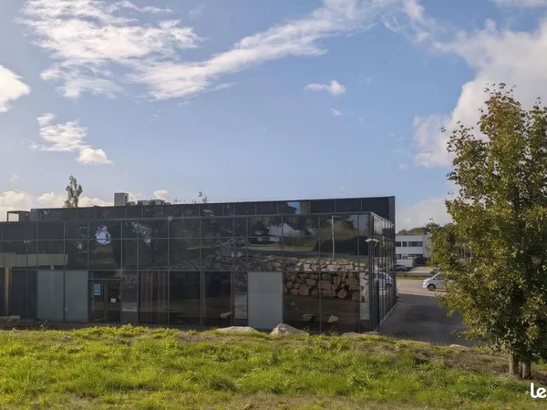 Local commercial 180 m²
