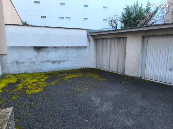 Loue garage centre ville 16 boulevard Joseph Girod , liberation , coubertin , salins