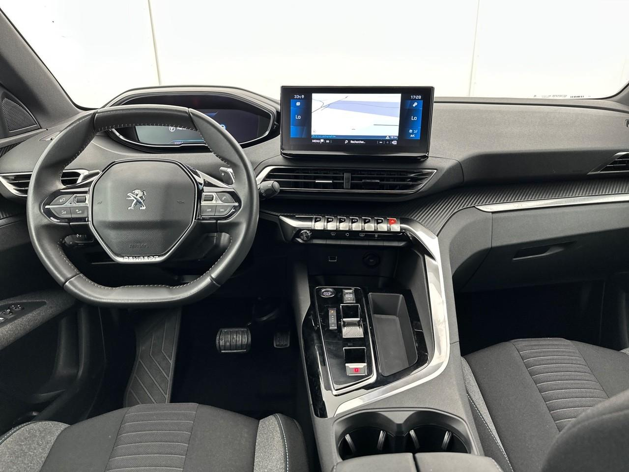 Peugeot 3008 puretech 130ch s&s eat8 active pack — photo 11