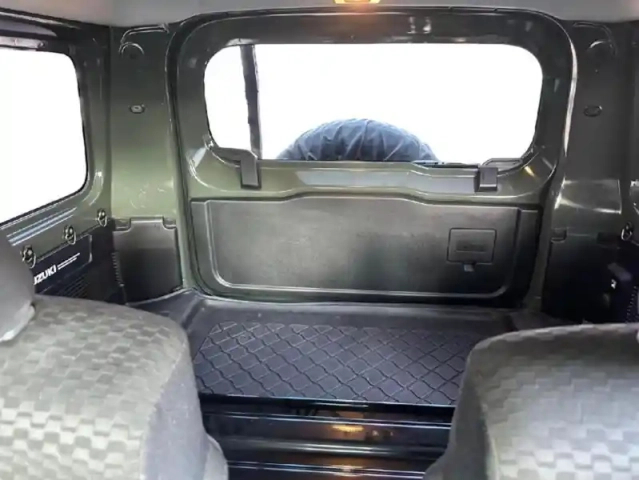 Suzuki Jimny 1.5 vvt privilège — photo 14
