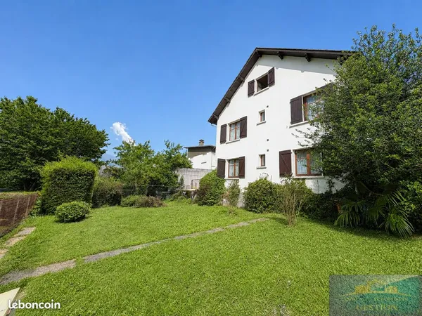 Maison 7 pièces 180 m²