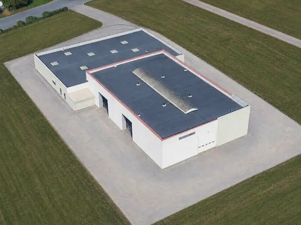 Local d'activité 1755 m²