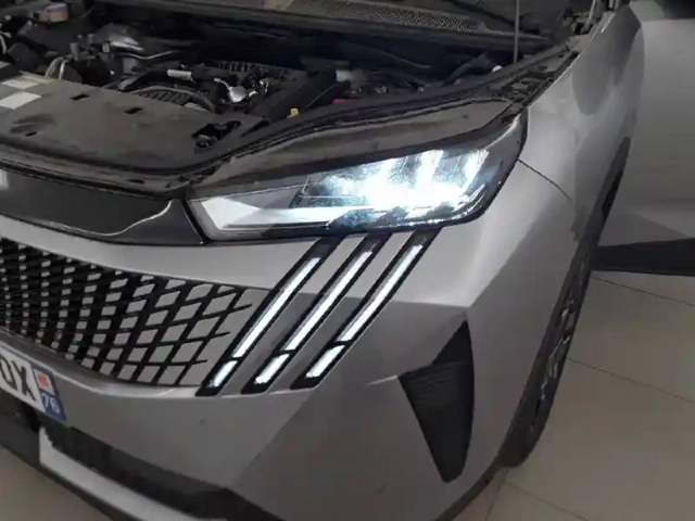 Peugeot 3008 hybrid 145 e-dcs6 — photo 37