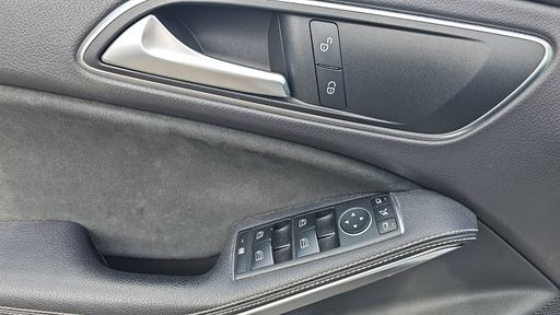 Mercedes Classe CLA 2.1 200 136 7G-DCT - Starlight – 2019 – 109524 km – Diesel – Boîte Automatique — photo 2