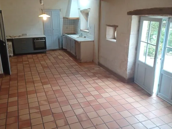 Maison style ancien,à louer,disponible,bien rénovée, idéal pour famille avec 2 enfants,proche deu ce