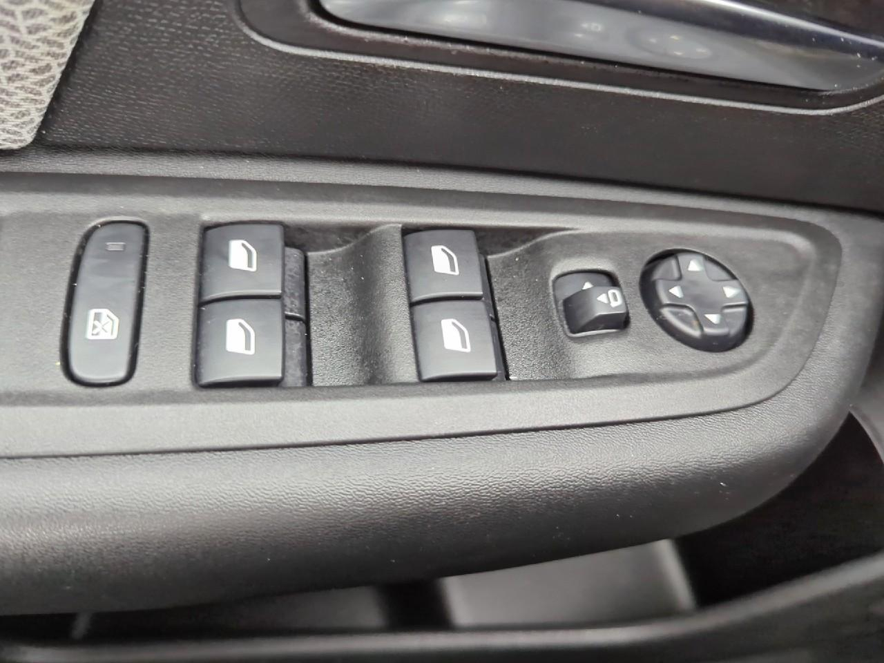Citroën C4 puretech 130 eat8 plus — photo 20