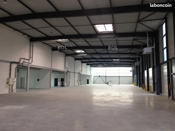 Local d'activité 3 500 m²