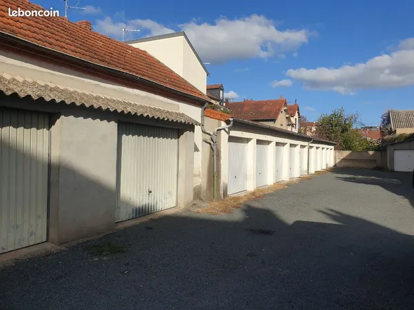 Garage fermé à louer Montluçon 14 rue damiette