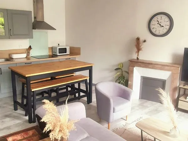 Maison de bourg 58m² - 2 chambres - centre de Marennes - Cave / 139.900