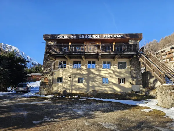 Fonds de commerce 20 pièces 546 m²