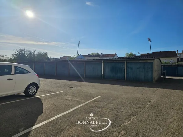 GARAGE SAINT-MAX RUE EDGAR QUINET