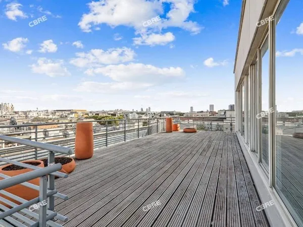 Bureaux 599 m²
