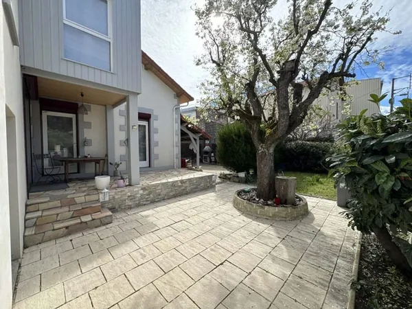 Maison T5 avec jardin et garage